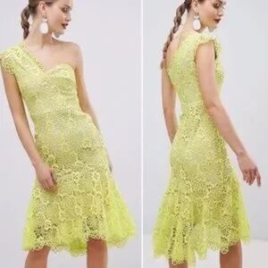 Karen Millen Chartreuse Lace One Shoulder Fit & Flare Dress Size 8 NEW